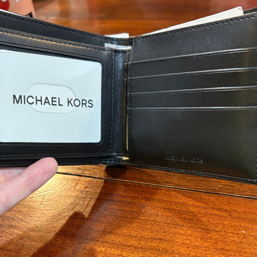 Michael Kors Monogram Black Card Holder - Picture 3 of 4